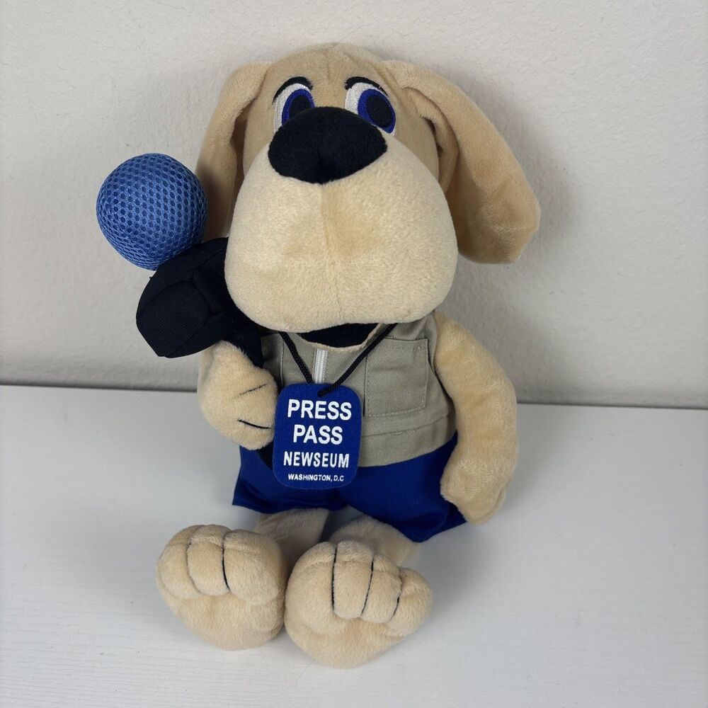 Fiesta News Hound Dog Reporter 15” Plush Stuffed Washington DC Museum Newseum